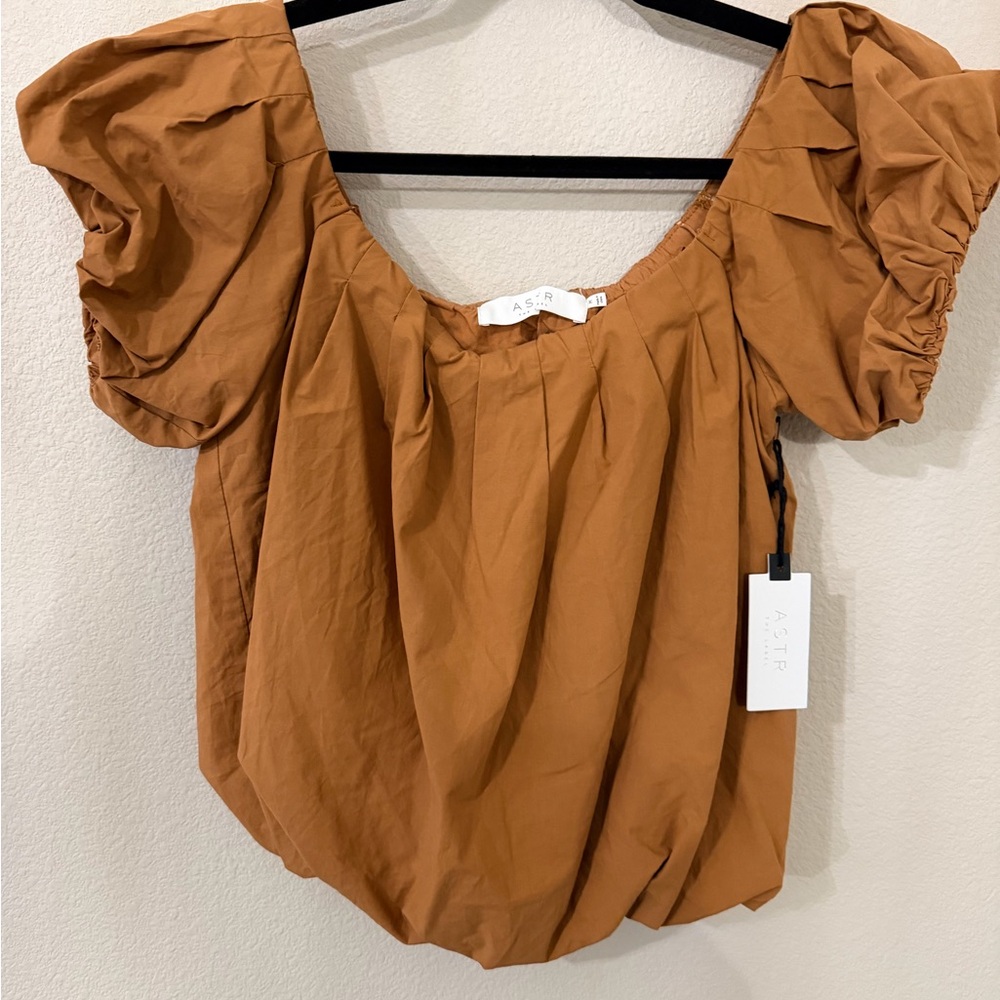 ASTR Women's Tan Puff Sleeve Blouse